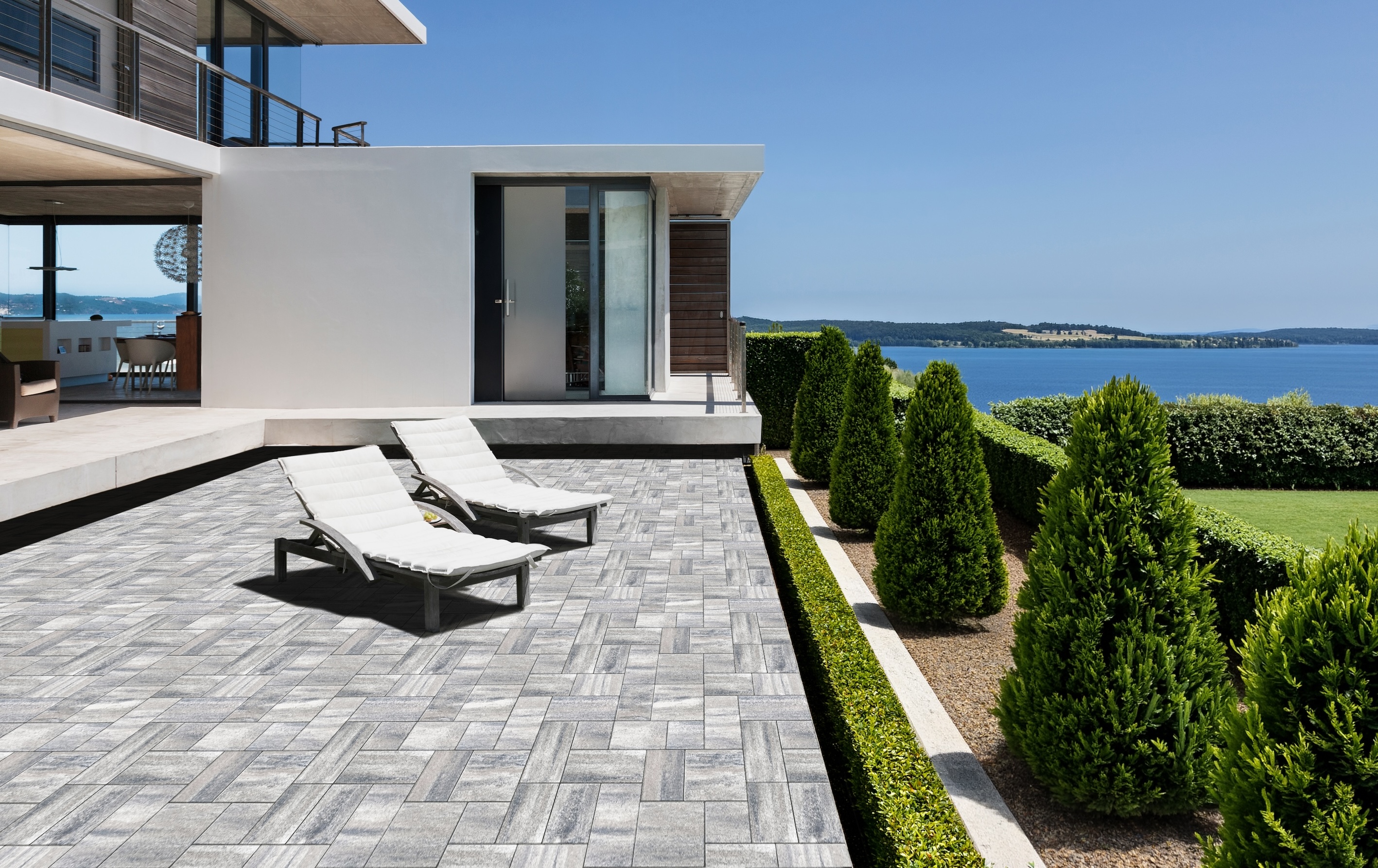 Verona Drenopav ambientato in terrazza al mare